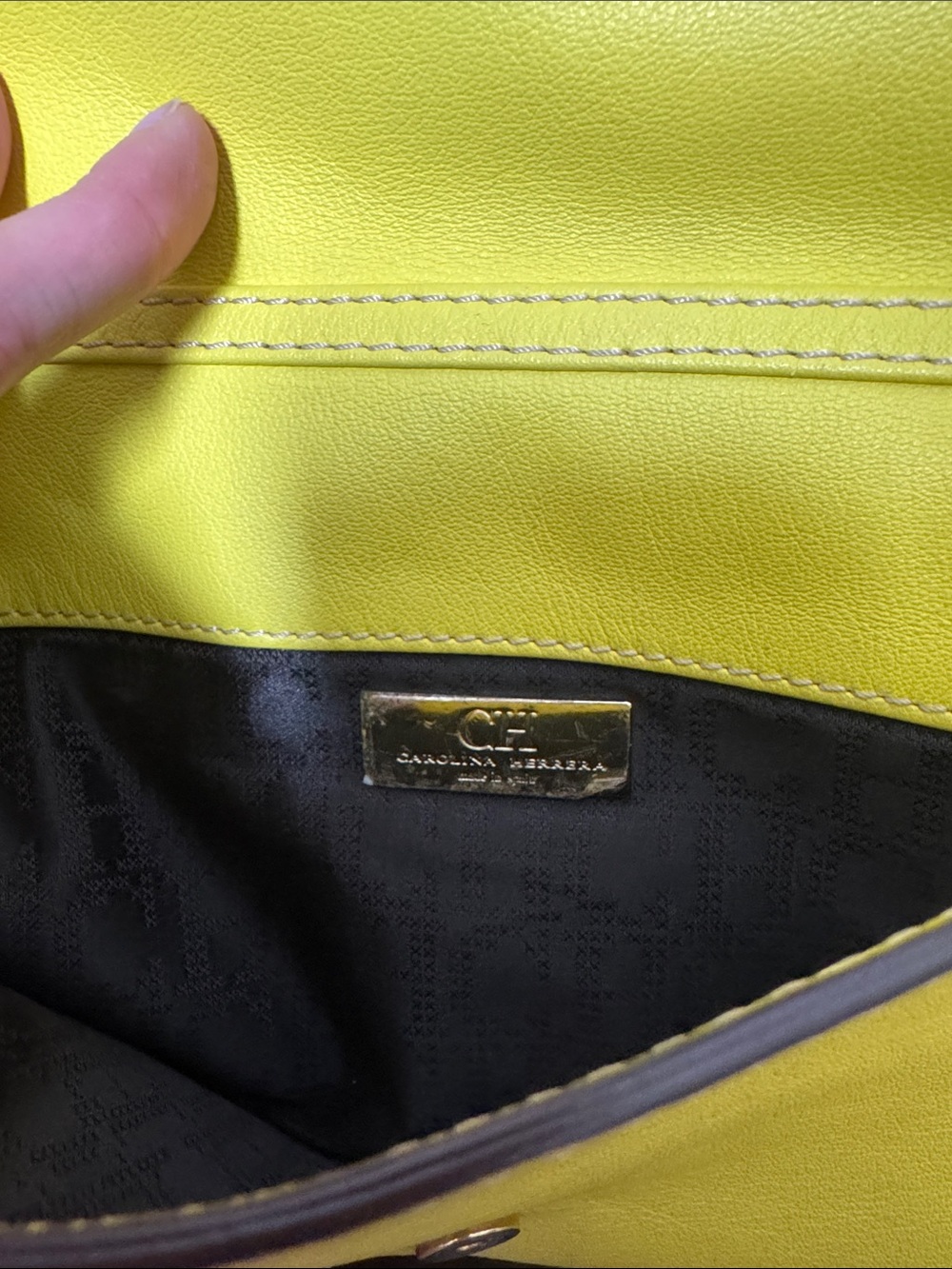 Carolina Herrera Bright Yellow Leather Chain Crossbody with Tassel - Picture 2 of 5